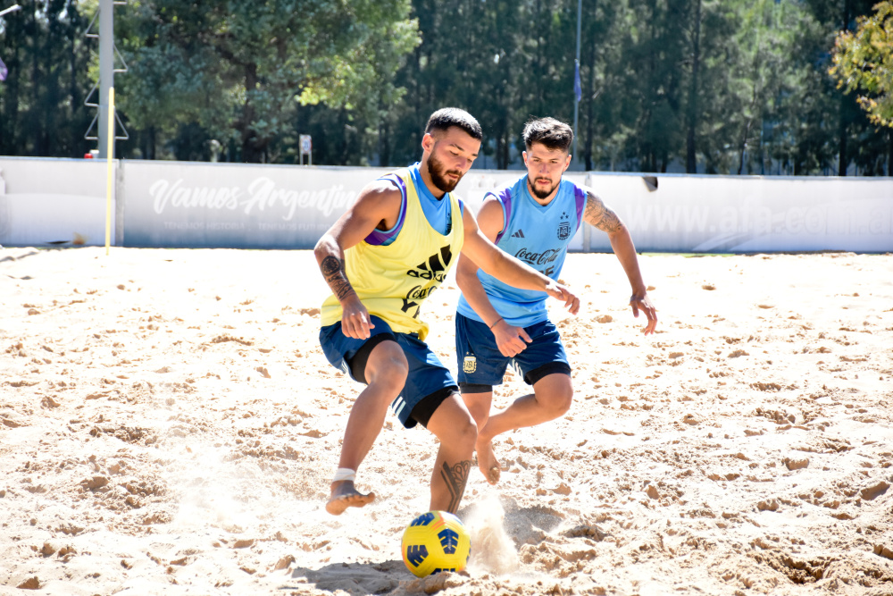 La Selección de Fútbol Playa se aboca a entrenamientos de cara a los amistosos en Brasil