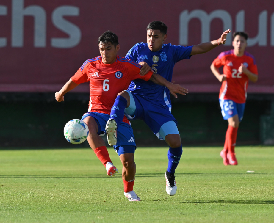 Argentina superó 3-2 a Chile en el primer amistoso