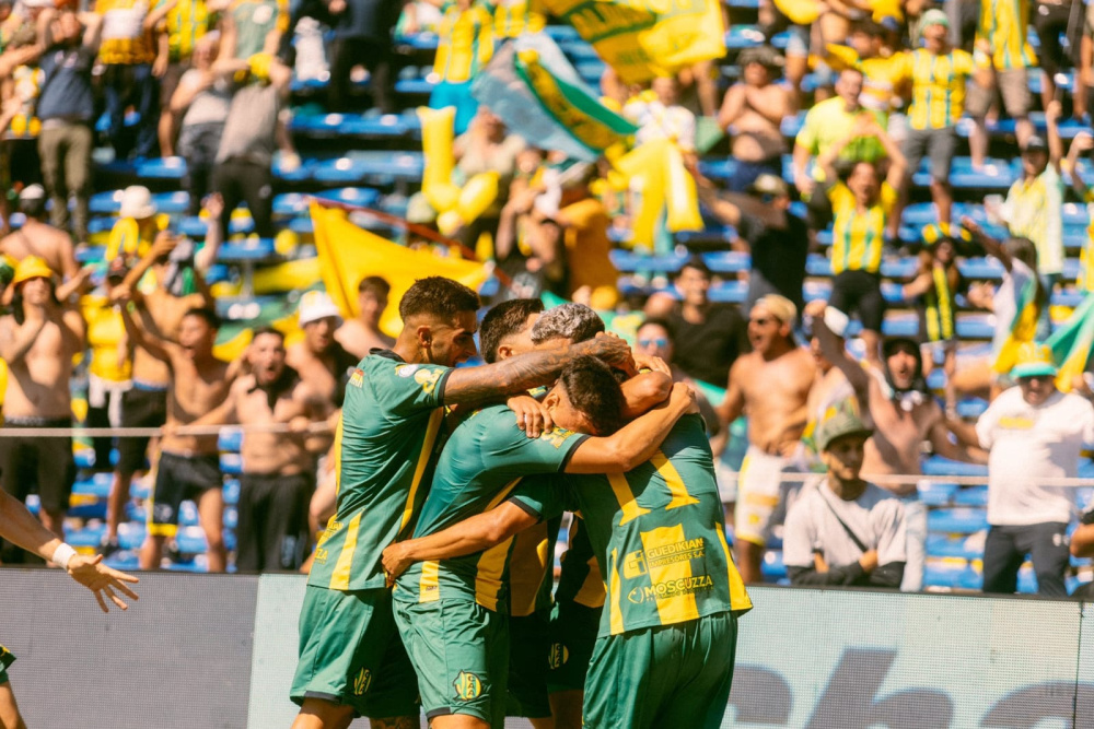 Postales e información del campeón: Aldosivi es de Primera División