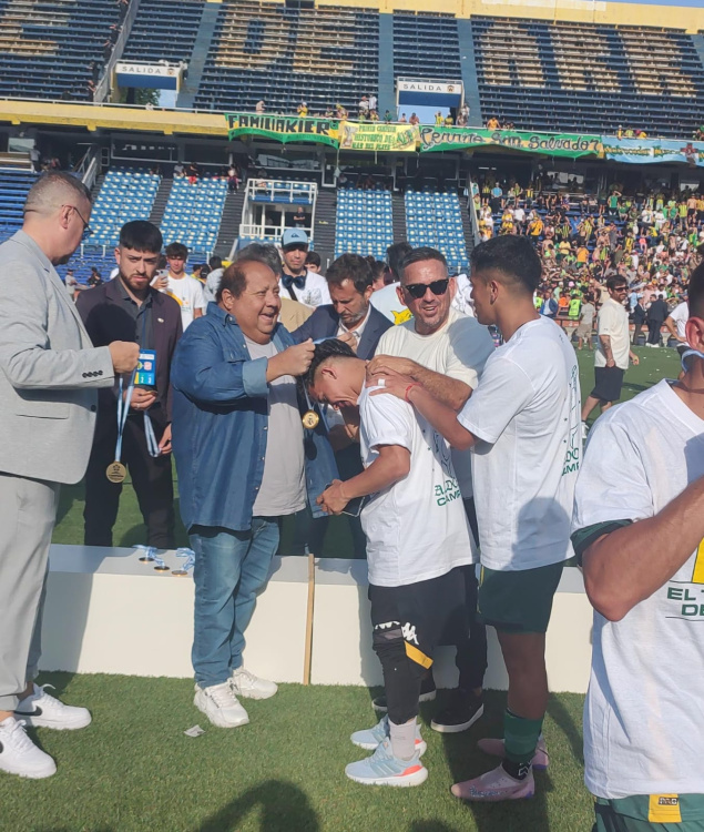 Postales e información del campeón: Aldosivi es de Primera División