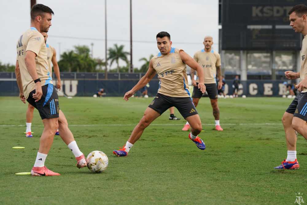 La Selección trabajó de cara al partido por el título de la Copa América