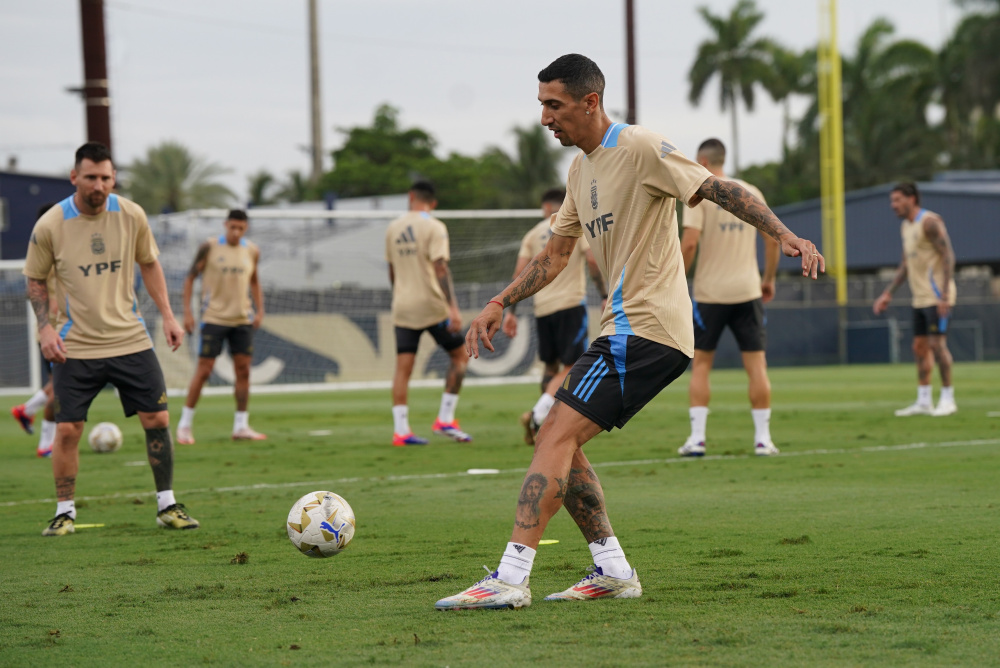La Selección trabajó de cara al partido por el título de la Copa América