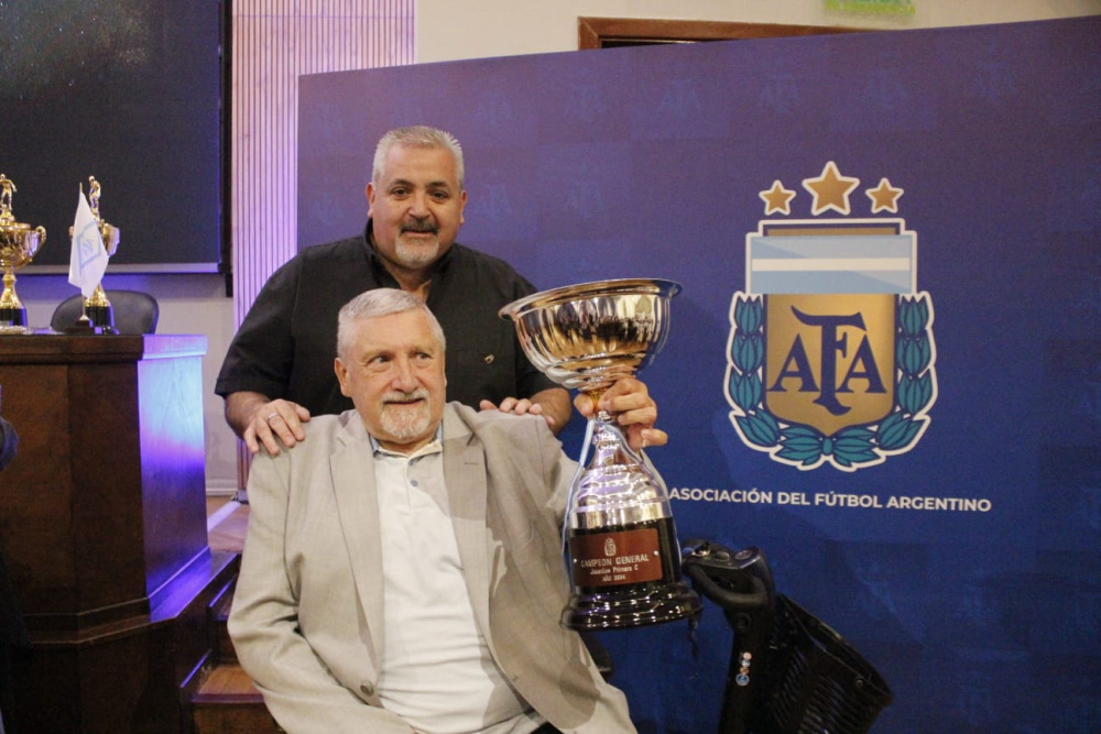 Fútbol Juvenil: entrega de distinciones en la Primera C