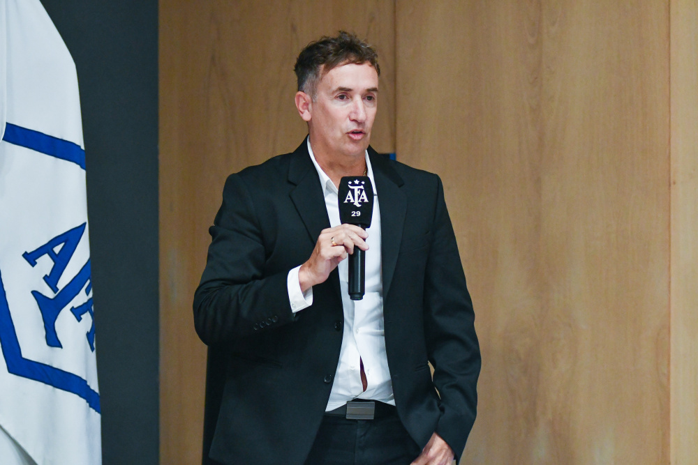 La Dirección Nacional de Arbitraje informó a los clubes acerca de la implementación de la directriz "Solo Capitanes"